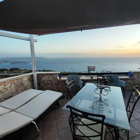 Sunset Serenity: 180° Sea Views *